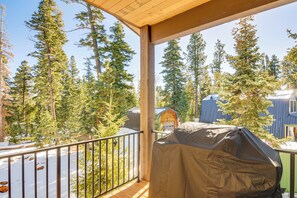 Wraparound Deck | Gas Grill