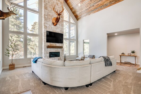Duck Creek Village Vacation Rental | 6BR | 4BA | Stairs Required | 4,100 Sq Ft