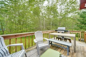 Private Deck | Gas Grill | Outdoor Dining Area