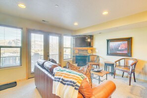 Living Room | 1st Floor | Sleeper Sofa | Board Games | Gas Fireplace