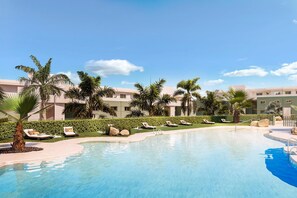 Garden and swimming pool