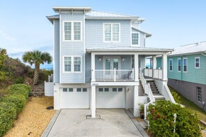 The large private driveway provides plenty of parking for your entire group.
