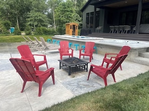 and a firepit!