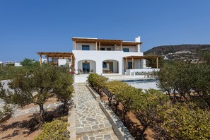 Bougainvillea Vacation Rental Villa | Antiparos (2)