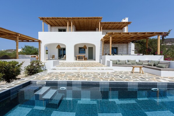 Bougainvillea Vacation Rental Villa | Antiparos (1)
