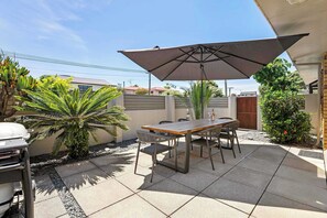 Spacious outdoor entertaining area