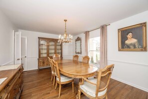 Make mealtime memories together at the formal dining table, seating 6