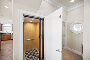 Elevator to all floors