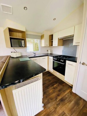 kitchen (1)