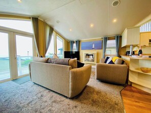 open plan lounge and dinning area 