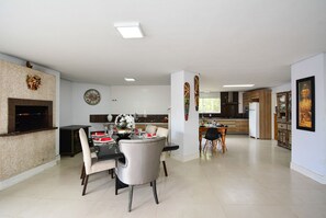 Living Room,Dining area