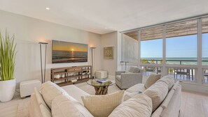 Living Room - Direct Gulf View