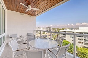 Private Terrace - Island View
