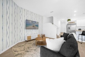 4683 Terrasonesta Drive (2).jpg