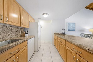 Kitchen1f
