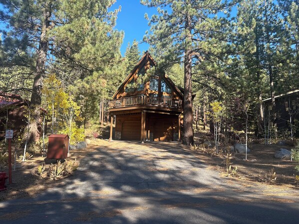 Charming Northstar cabin nestled on a peaceful wooded lot