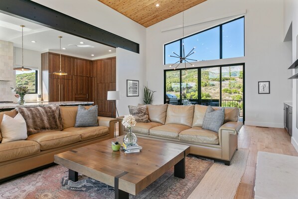 Coffee Table, Furniture, Table, Indoors, Building