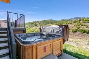 Hot Tub, Tub, Indoors, Nature, Outdoors