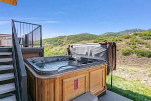 Hot Tub, Tub, Indoors, Nature, Outdoors