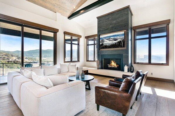 Home Decor, Indoors, Fireplace, Building, Furniture