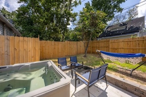 Bain à remous extérieur