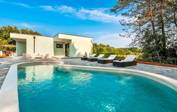 pool