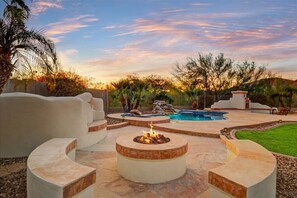 Natural Gas Firepit for enjoying late evenings with S'Mores