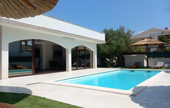 pool