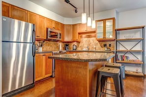 Full Kitchen