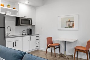 Kitchenette and Dining area
