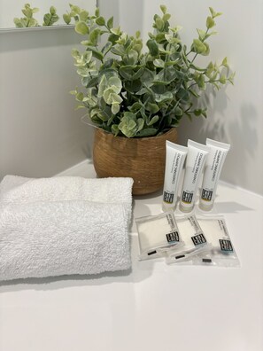 Bathroom amenities