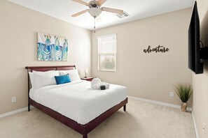Bedroom 3 w/Queen Bed & TV Streaming