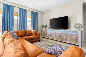 Living Room w/TV Streaming