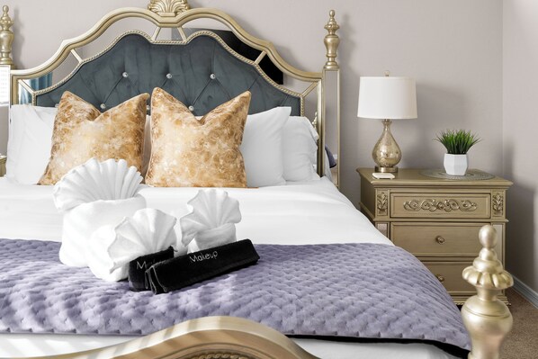 Master Bedroom w/King Bed & TV Streaming