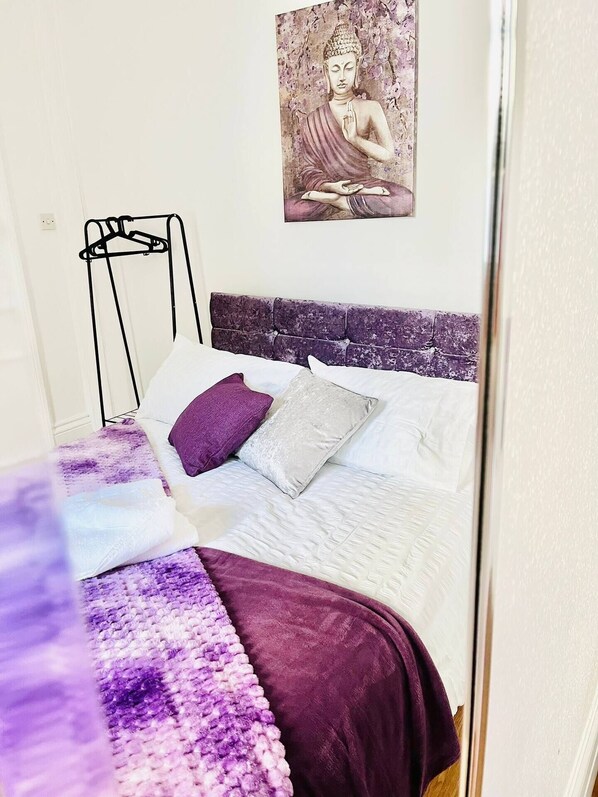 Purple room bed pic