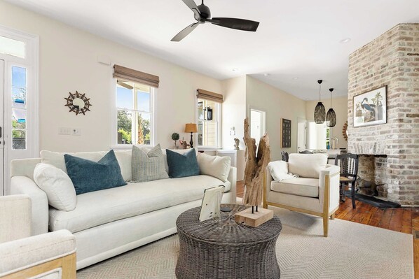 Welcome to your downtown Charleston rental! Explore all things downtown by foot!