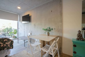 Bright and cozy studio with modern decor and a relaxing vibe, perfect for a city getaway.