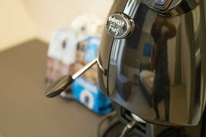 Kaffee und/oder Kaffeemaschine