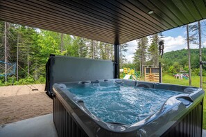 Bain à remous extérieur