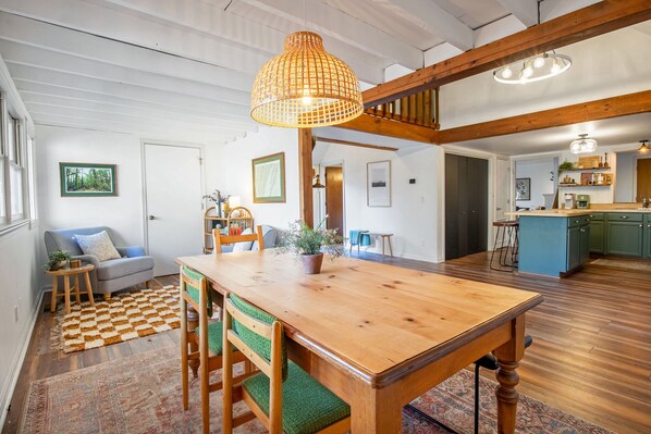Dining area with seating for 6