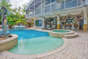 Pool, Hot tub, Outdoor bar