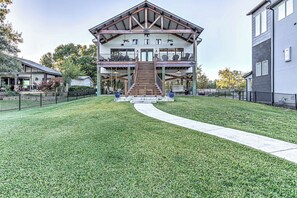 Experience luxury living with this stunning lakeside retreat