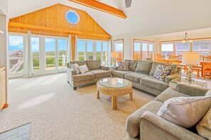 Surf or Sound Realty - 1208 - Tranquil Waves - Great Room -4