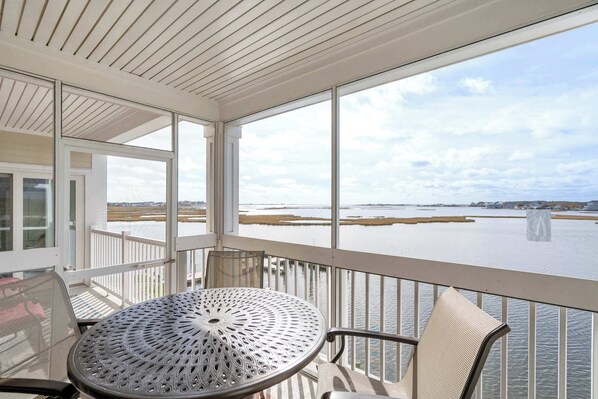Welcome to Laguna Bay Breeze! 