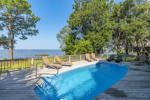 Private Soundfront Pool