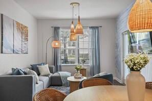 Nature-inspired condo near Disney & Universal – cozy, stylish, and relaxing