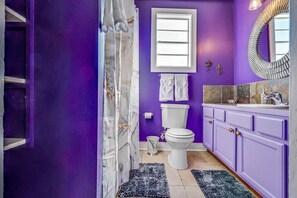 full bathroom 