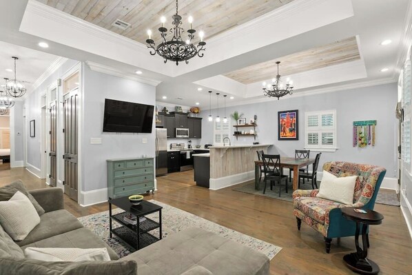 Relax and enjoy yourselves in the open-concept living/dining/kitchen area