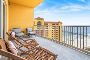 Balcony with out outdoor seating