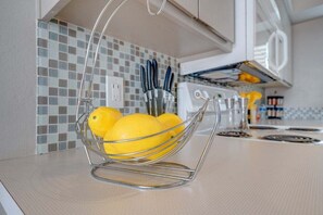 Welcome to our fully equipped lemon zest kitchen!